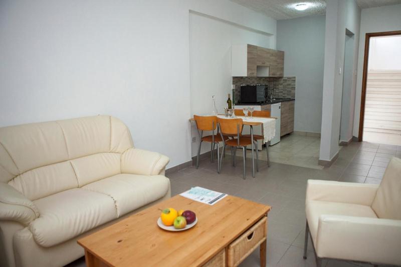 Alecos Hotel Apartments Paphos Quarto foto